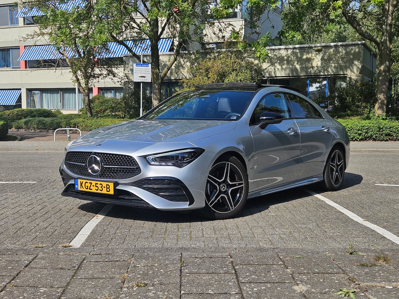 Mercedes-Benz CLA-Klasse - 180 Star Edition AMG Line - AutoWereld.nl