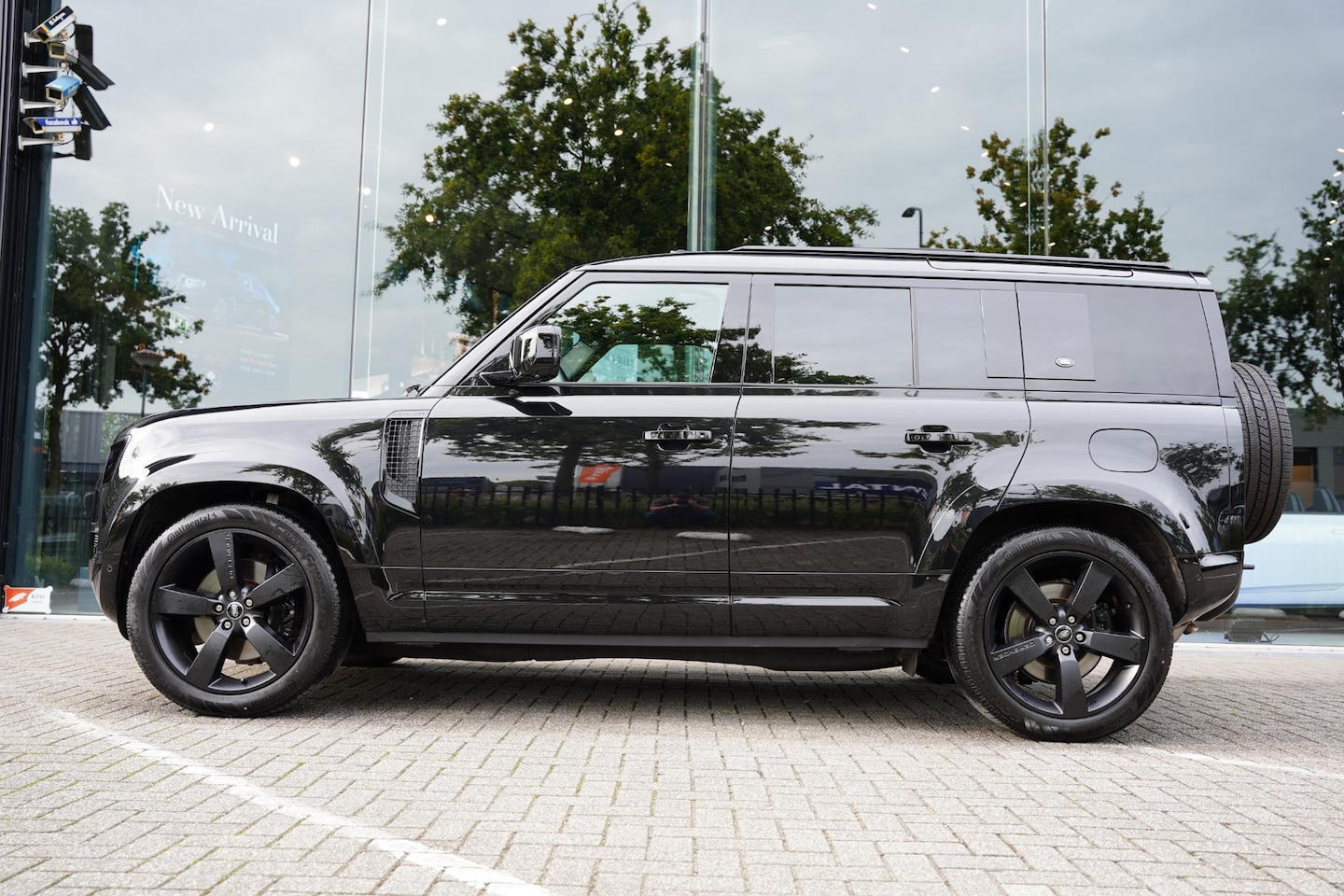 Land Rover Defender 110 - P 400 E X-Dynamic HSE GERESERVEERD - AutoWereld.nl