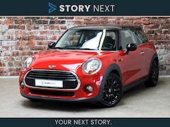 MINI Cooper - Hatchback Pepper Business Automaat 3 deurs / Navigatiesysteem / Cruise Control / Achteruit