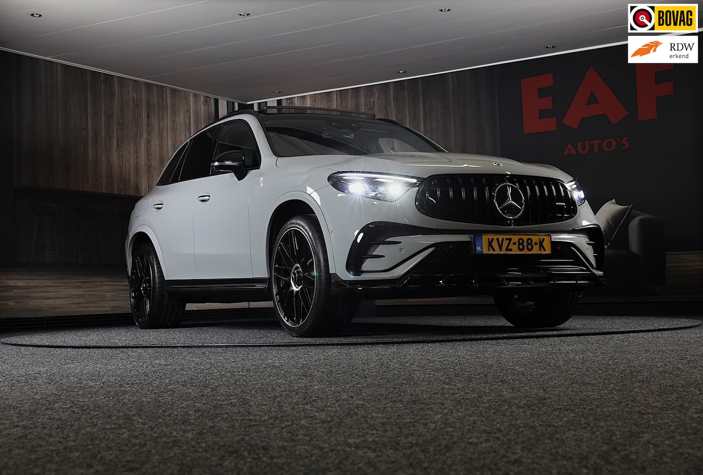 Mercedes-Benz GLC-klasse - 300e 4MATIC AMG 63 Look / Head Up / Memory / Open Pano / 360 Camera / Acc / Trekhaak / Led - AutoWereld.nl