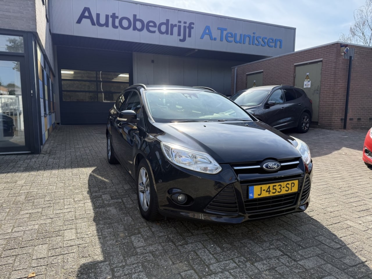 Ford Focus Wagon - 1.0 EcoB. Edit. Plus - AutoWereld.nl