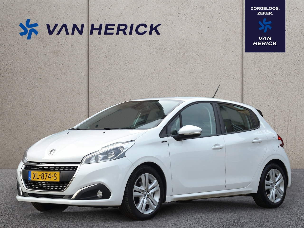 Peugeot 208 - 1.2 PureTech Signature | Navigatie | Parkeersensoren | Cruise Control - AutoWereld.nl