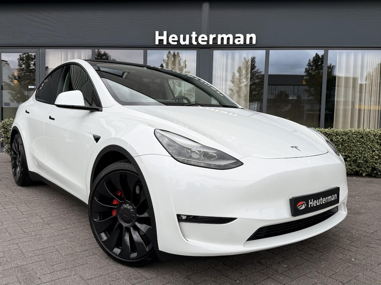 Tesla Model Y - Performance AWD/Pano/Trekhaak/95%SOH - AutoWereld.nl