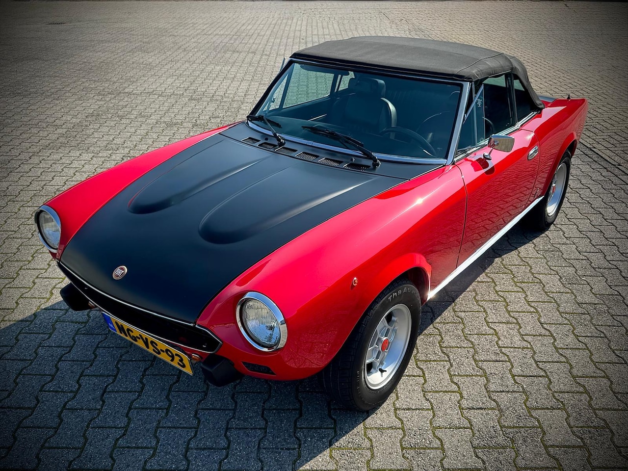 Fiat 124 Spider - 2.0 / Carburetor / Abarth look / 1979 / FROM LONGTERM ENTHOUSIAST! - AutoWereld.nl