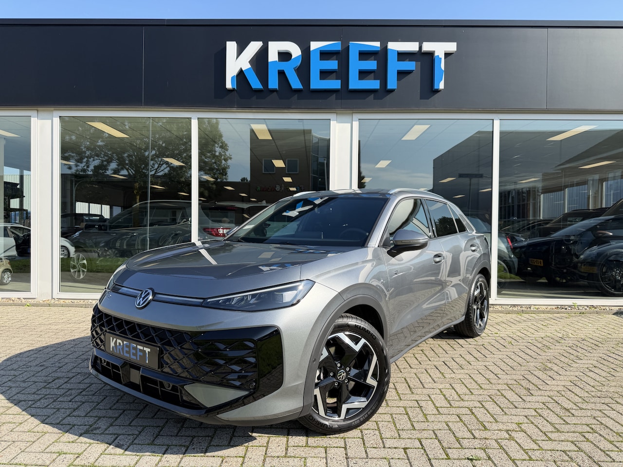 Volkswagen T-Roc - 1.5 eTSI R-Line Camera | App connect - AutoWereld.nl