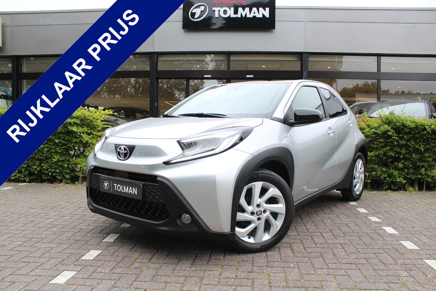 Toyota Aygo X - 1.0 VVT-i MT first | Rijklaar | Stoelverw. | Clima | LED | Apple/Android | Privacy glass | - AutoWereld.nl