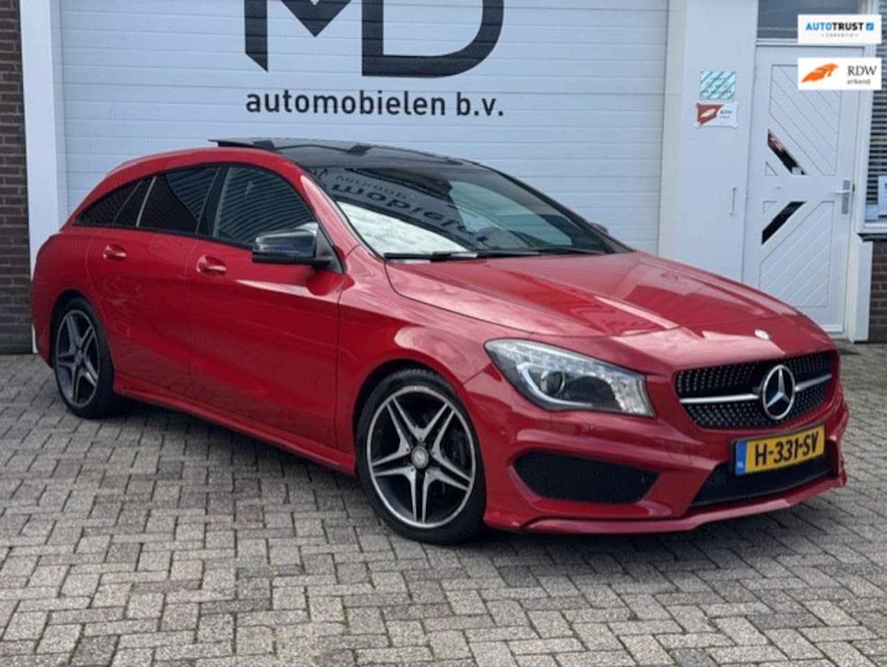 Mercedes-Benz CLA-klasse Shooting Brake - 200 Night Edition - Panorama dak - Automaat - LED - Stoelverwarming - Alcantara / Leder - - AutoWereld.nl