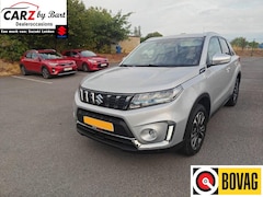 Suzuki Vitara - 1.5 HYBRID STYLE AUTOMAAT Keyless | Dodehoeksensoren | Navi | Adaptive Cruise