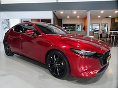 Mazda 3 - 3 2.0 e-SkyActiv-X M Hybrid 180 Luxury Automaat / Bose / 360 Camera / Leder Vol optie