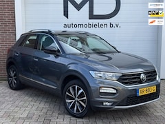 Volkswagen T-Roc - 1.0 TSI Style - Trekhaak - CarPlay - LED - Originele Nederlandse auto met NAP - Cruise - C