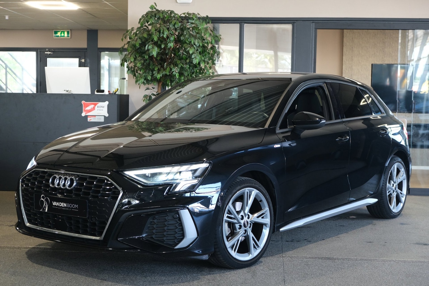 Audi A3 Sportback - 30 TFSI 2x S-line Leder Matrix Camera Led - AutoWereld.nl