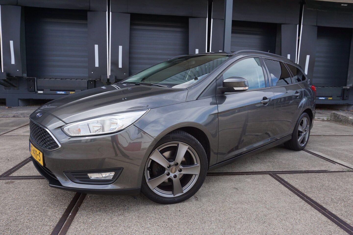Ford Focus Wagon - 1.0 Titanium 1.0 Titanium - AutoWereld.nl