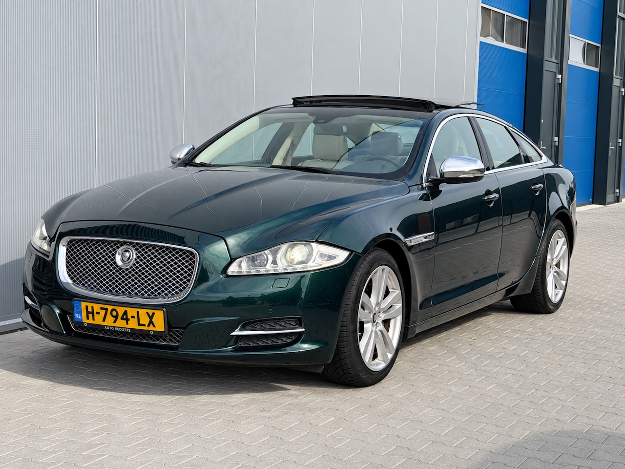 Jaguar XJ - 3.0 V6 SC AWD Portfolio | Pano | British Racing Green - AutoWereld.nl