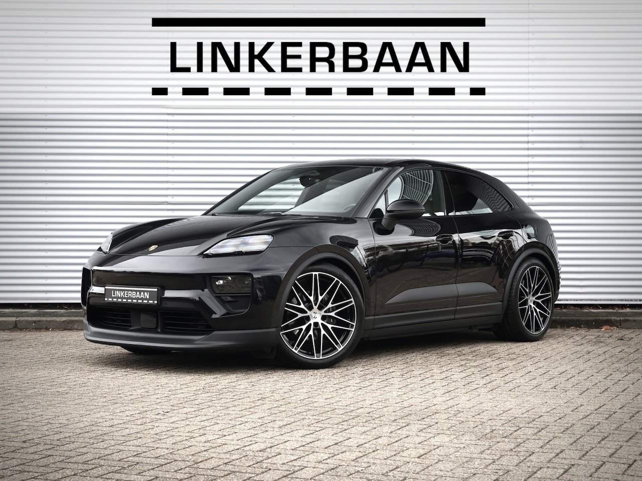Porsche Macan - 4 100kWh | Pano | Luchtvering | PDLS | Sport Chrono | Bose | 22 inch | NL Auto | - AutoWereld.nl