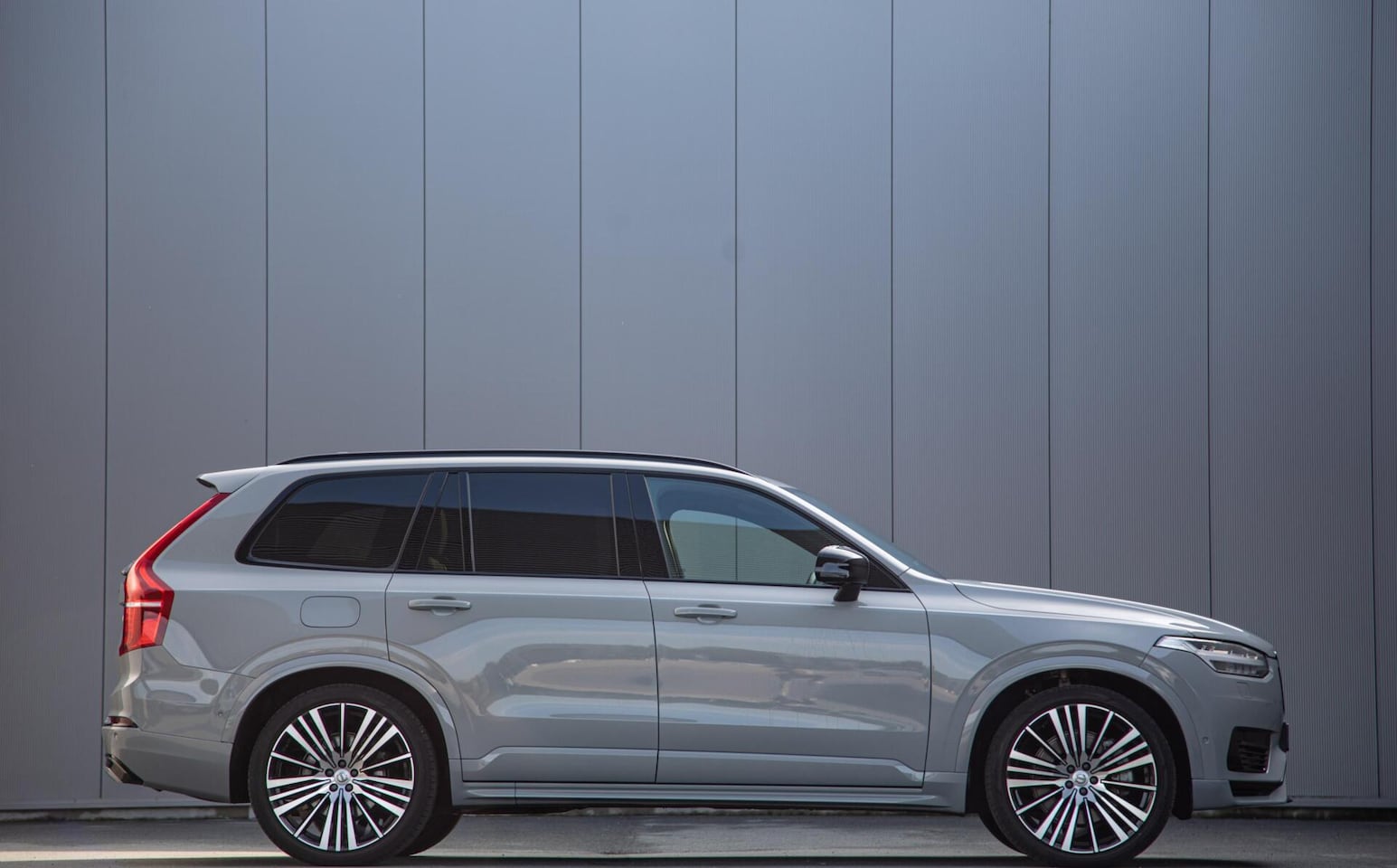 Volvo XC90 - 2.0 T8 Plug-in hybrid AWD Ultra Dark |Full Option|Luchtvering|Bowers&Wilkins audio - AutoWereld.nl