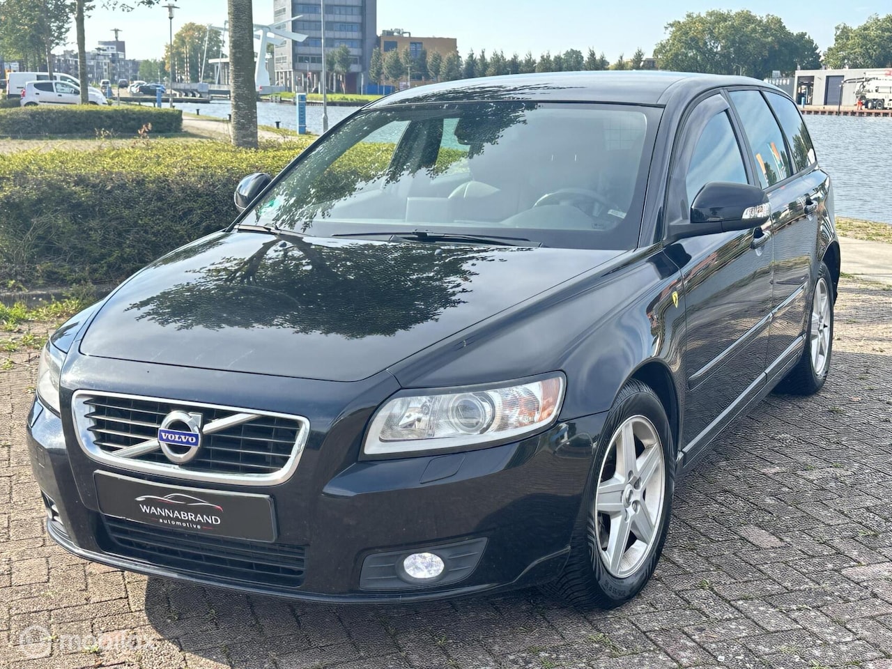 Volvo V50 - D3 R-Design | 5-cilinder diesel | Automaat | Leder | Stoelverwarming - AutoWereld.nl