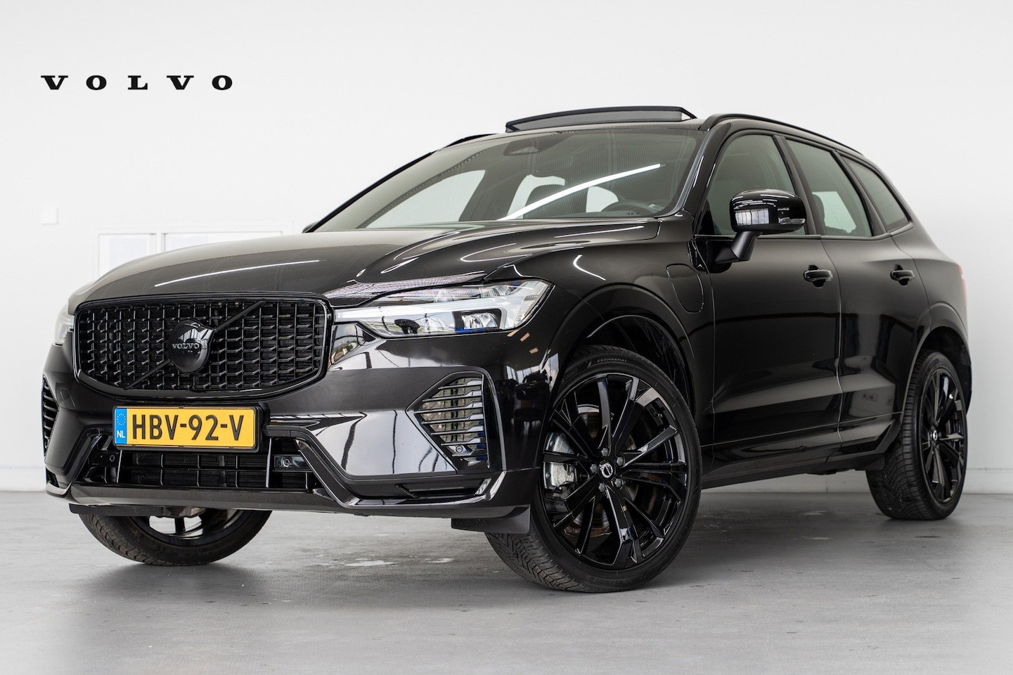 Volvo XC60 - T6 350PK AWD Plus Black Edition | 21 inch | Contourstoelen | Harman Kardon | Nappa - AutoWereld.nl