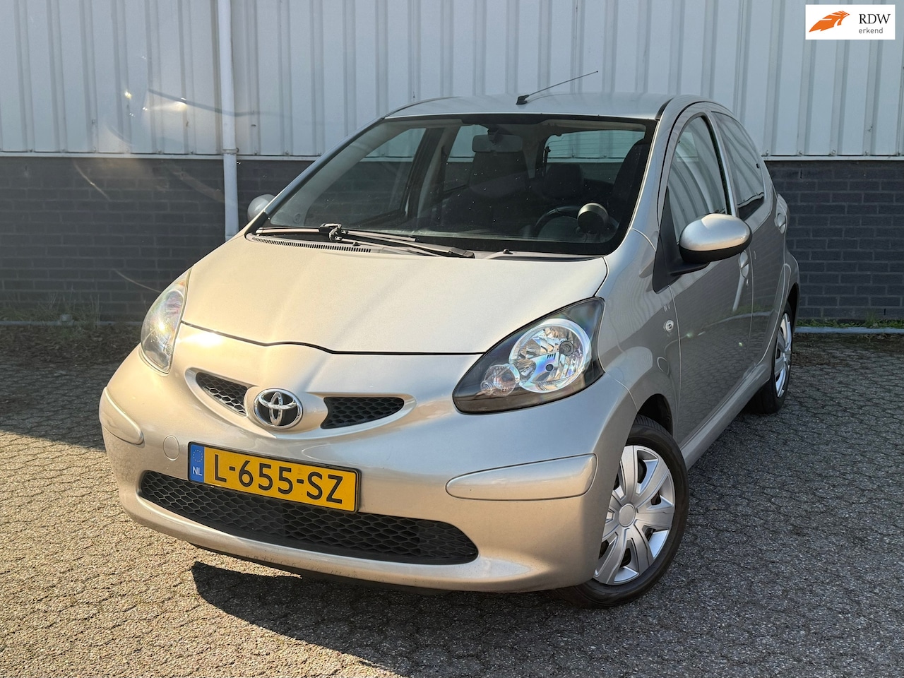 Toyota Aygo - 1.0-12V Airco | Half Leder | Luxe Uitvoering | Zuinig - AutoWereld.nl