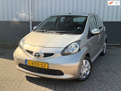 Toyota Aygo - 1.0-12V Airco | Half Leder | Luxe Uitvoering | Zuinig