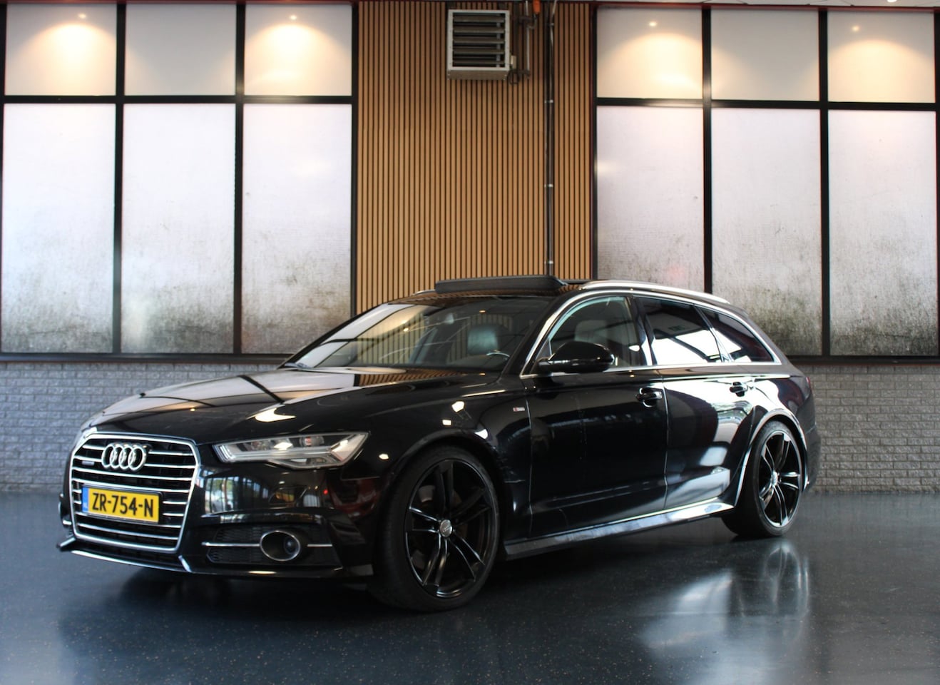Audi A6 Avant - 3.0 TDI quattro Premium Edition | Pano | S-line | Leder - AutoWereld.nl