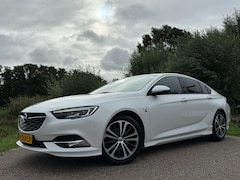 Opel Insignia Grand Sport - 1.5 Turbo OPC Line Automaat | Leder | 18" Velgen | Camera | Trekhaak | Navi | Stoelverwarm
