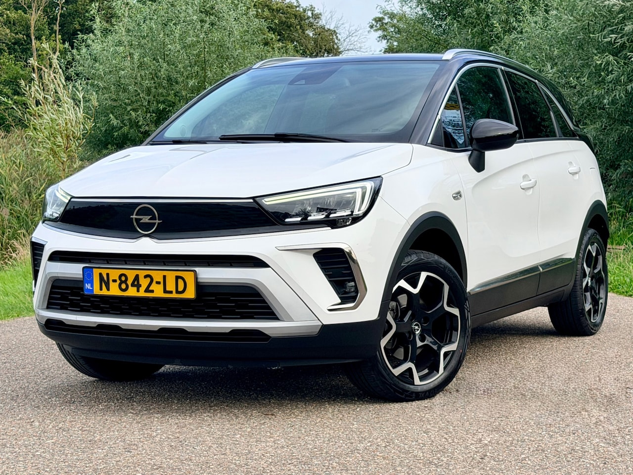 Opel Crossland - 1.2 Turbo Ultimate Automaat Clima Navi Panodak Trekhaak Dealer Onderhouden Cruise Control - AutoWereld.nl