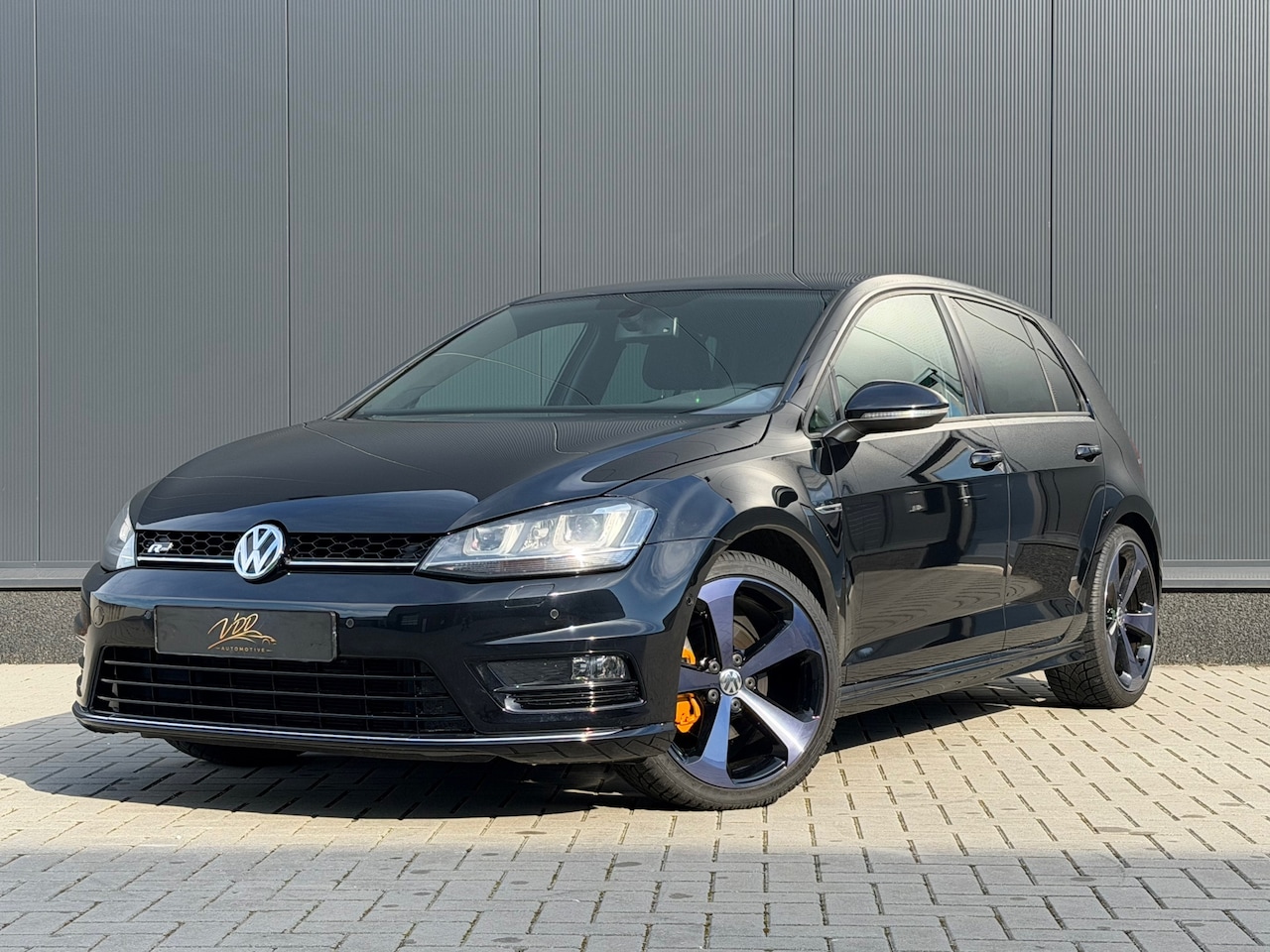 Volkswagen Golf - 1.4 TSI R-line Stoelverwarming|Navi|Bluetooth|PDC|DAB|18 inch Velgen|Half Velours - AutoWereld.nl