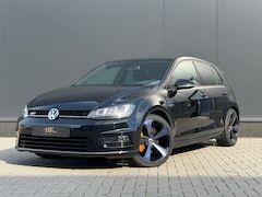 Volkswagen Golf - 1.4 TSI R-line Stoelverwarming|Navi|Bluetooth|PDC|DAB|18 inch Velgen|Half Velours
