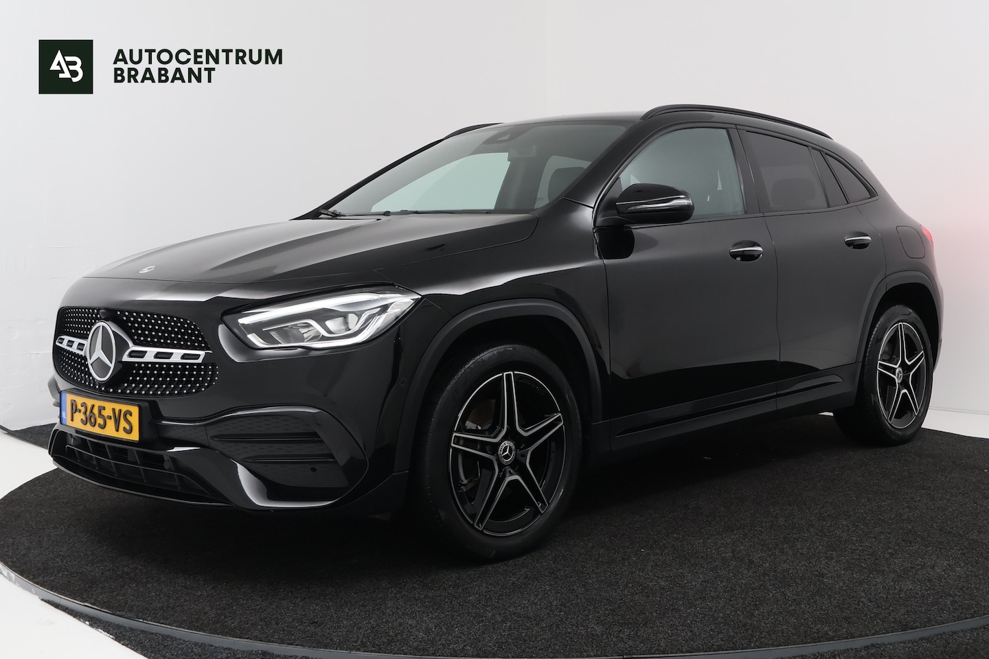 Mercedes-Benz GLA-Klasse - 250 e AMG Line (SFEERVERLICHTING, CAMERA, STOELVERWARMING, LED, 1e EIGENAAR) - AutoWereld.nl