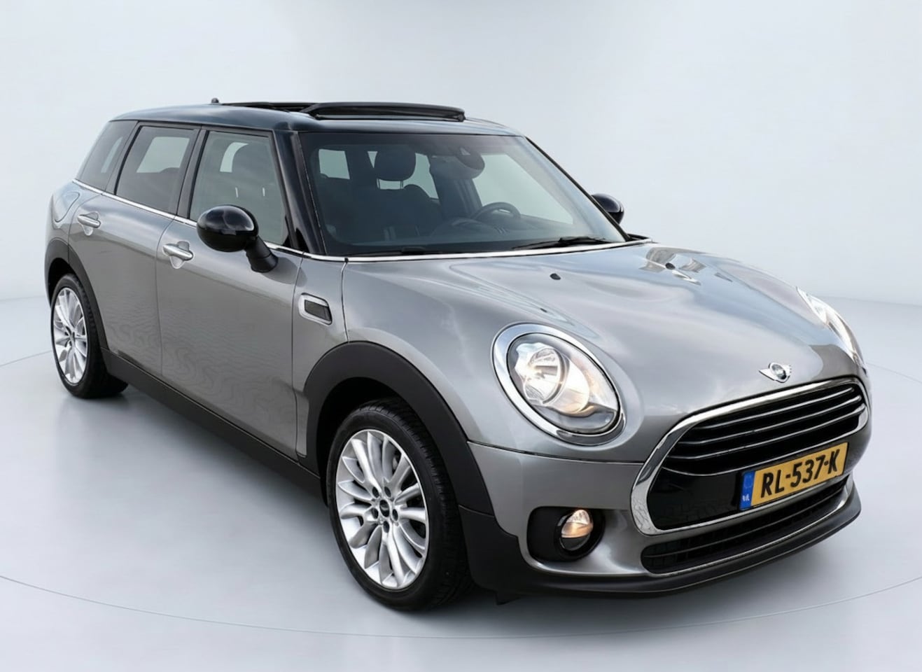 MINI Clubman - 1.5 Cooper Business JCW Pano-Cruise-Harman Kardon - AutoWereld.nl