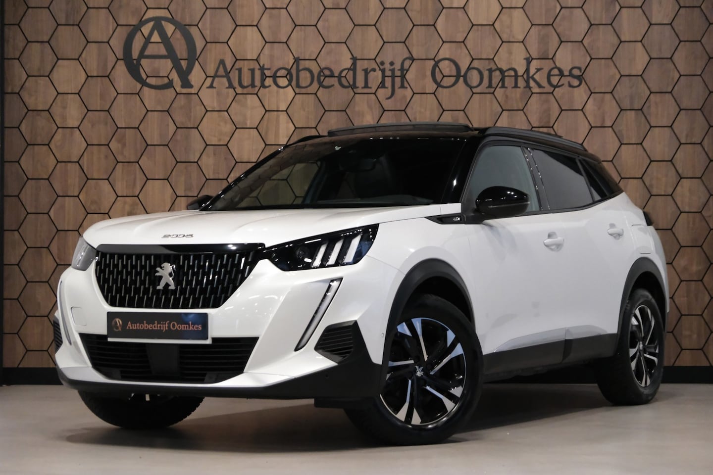 Peugeot 2008 - 1.2 PureTech GT *PANORAMADAK/STOELVERWARMING* Afn. Trekhaak/Apple Carplay/Navi/Camera VOL - AutoWereld.nl