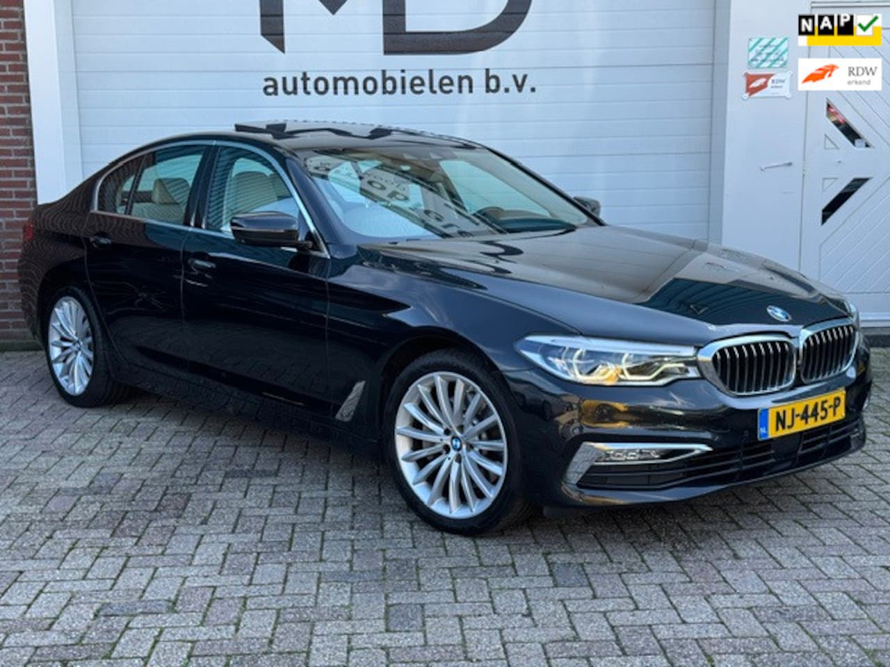BMW 5-serie - 530i xDrive High Executive Luxury - Trekhaak-BTW -Schuifdak - 360 camera - Harman kardon - - AutoWereld.nl