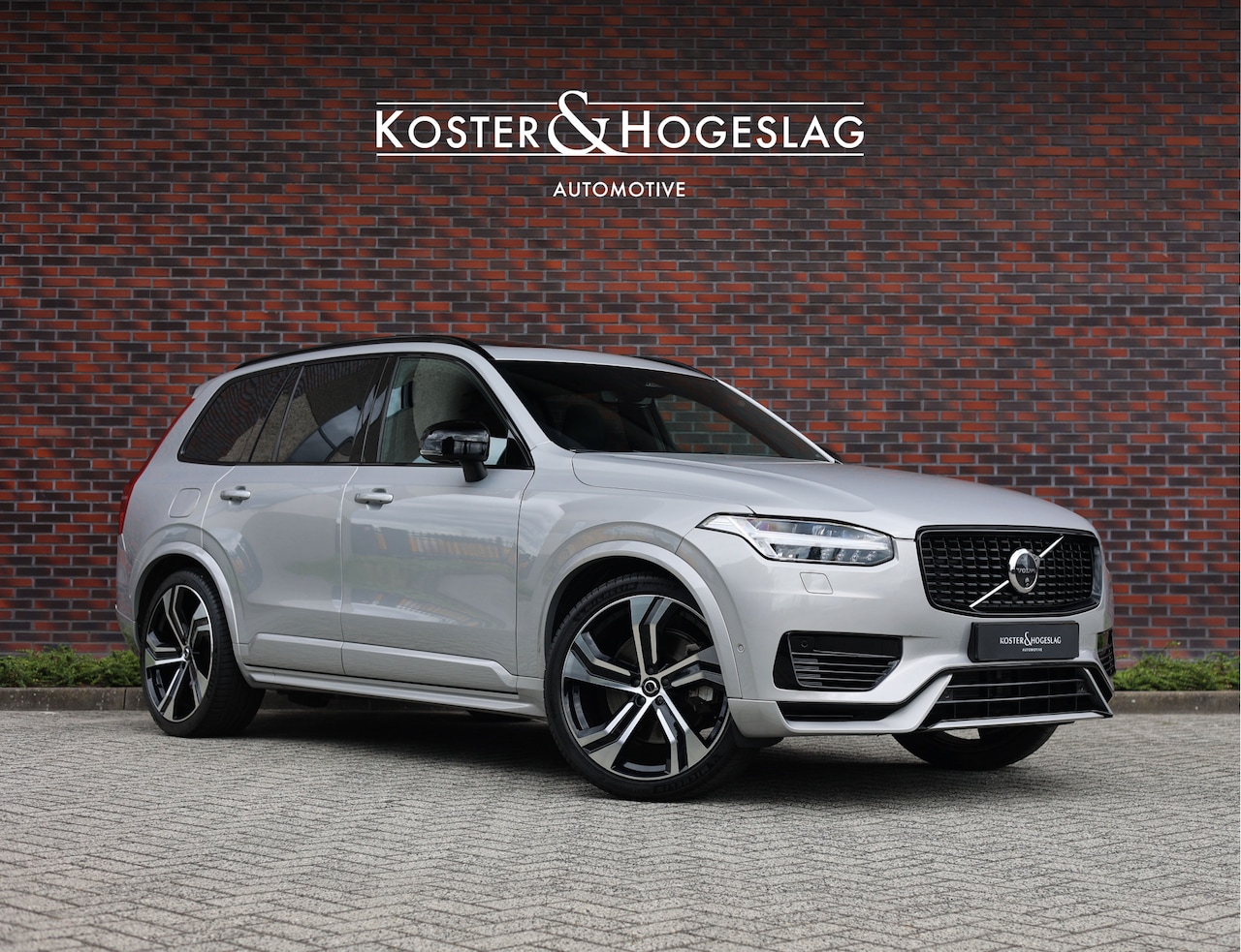 Volvo XC90 - T8 AWD Ultimate Dark | Pano - HUD - Trekhaak - AutoWereld.nl