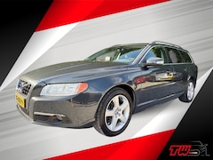 Volvo V70 - 2.5T Momentum AUT|NWE APK & DB-RIEM|NAVI|TREKH|LEER