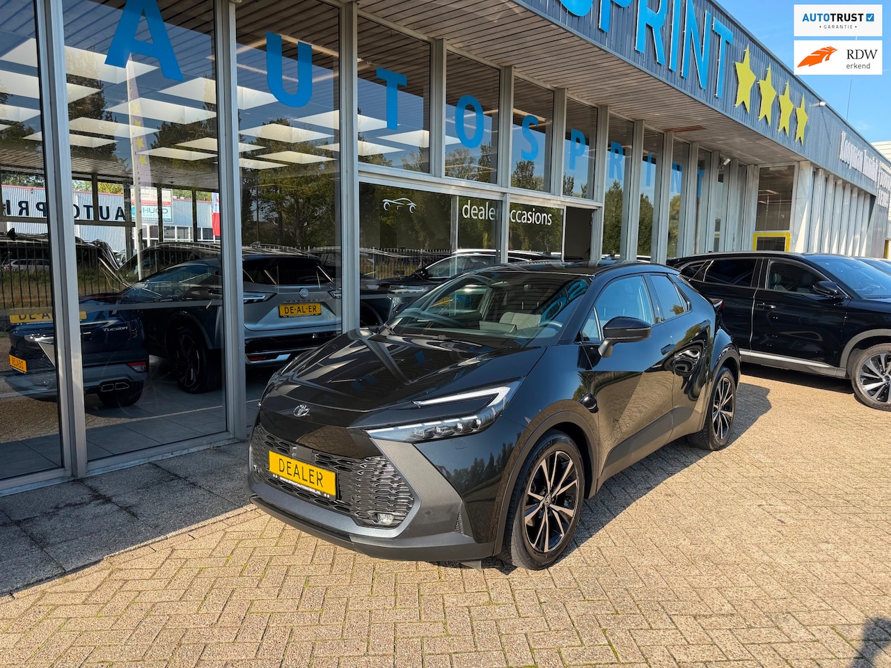 Toyota C-HR - 1.8 Hybrid 140 Dynamic CAMERA , CARPLAY - AutoWereld.nl
