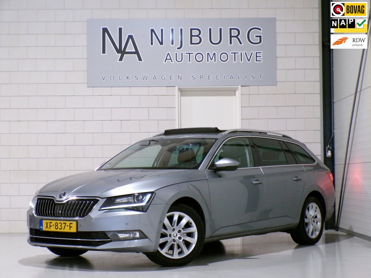Skoda Superb Combi - 1.5 TSI ACT Sportline Business Pano Apple-Carplay Leer Trekhaak Stoelverwarming Android-Au - AutoWereld.nl