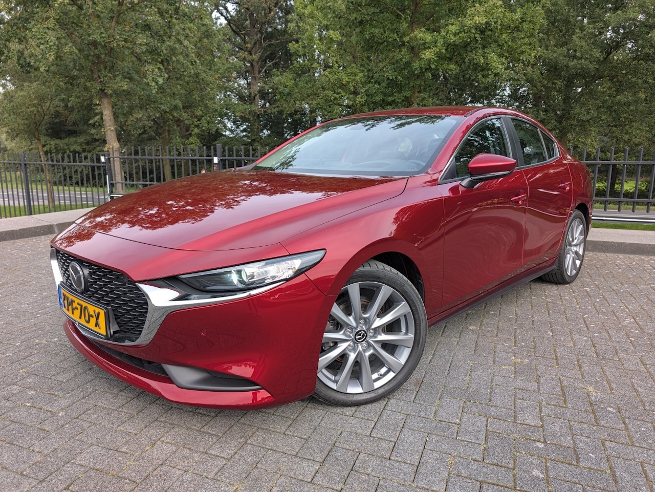 Mazda 3 - 2.0 e-SkyActiv GM Hybrid | Stuur- stoelverw. | Navi | Camera | PDC | ACC | Climate Control - AutoWereld.nl
