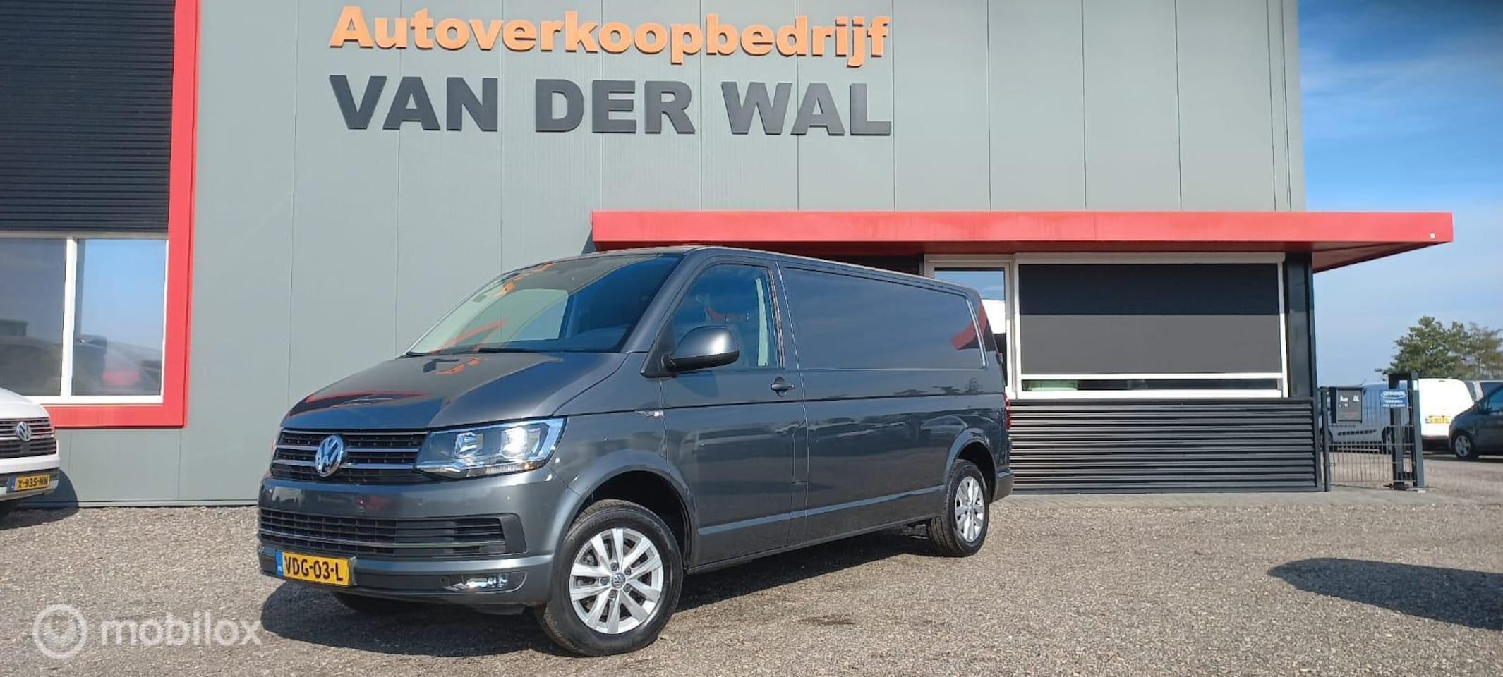 Volkswagen Transporter - 2.0 TDI L2H1/AIRCO/CRUISECONTROL/NAVIGATIE/150PK - AutoWereld.nl