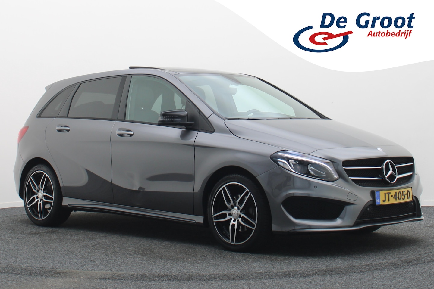 Mercedes-Benz B-klasse - 180 AMG Night Edition Plus Panoramadak, LED, Navigatie, PDC, 18" - AutoWereld.nl