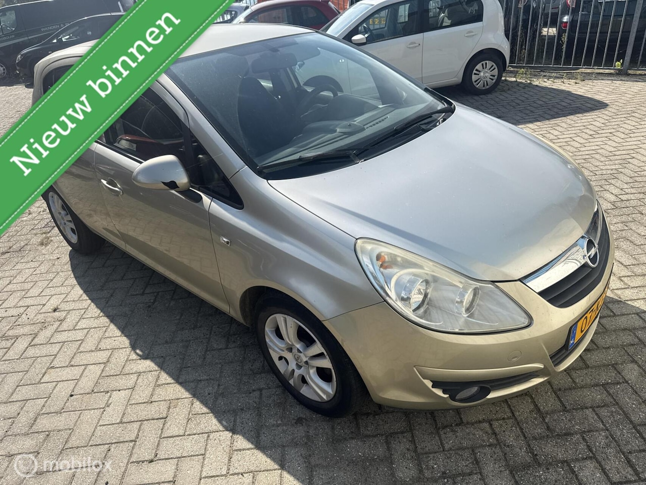 Opel Corsa - 1.4-16V Enjoy LEES OMSCHRIJVING! - AutoWereld.nl