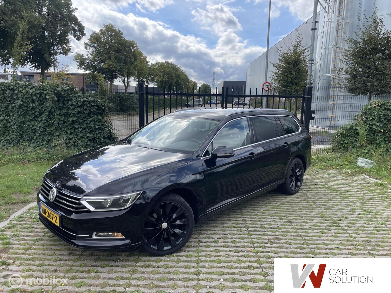 Volkswagen Passat Variant - 1.6 TDI Highline NAVI TREKHAAK STOELV - AutoWereld.nl