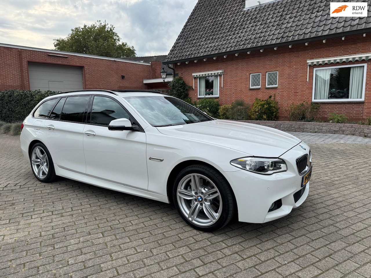 BMW 5-serie Touring - 528xi High Executive M-Pakket Alle opties - AutoWereld.nl