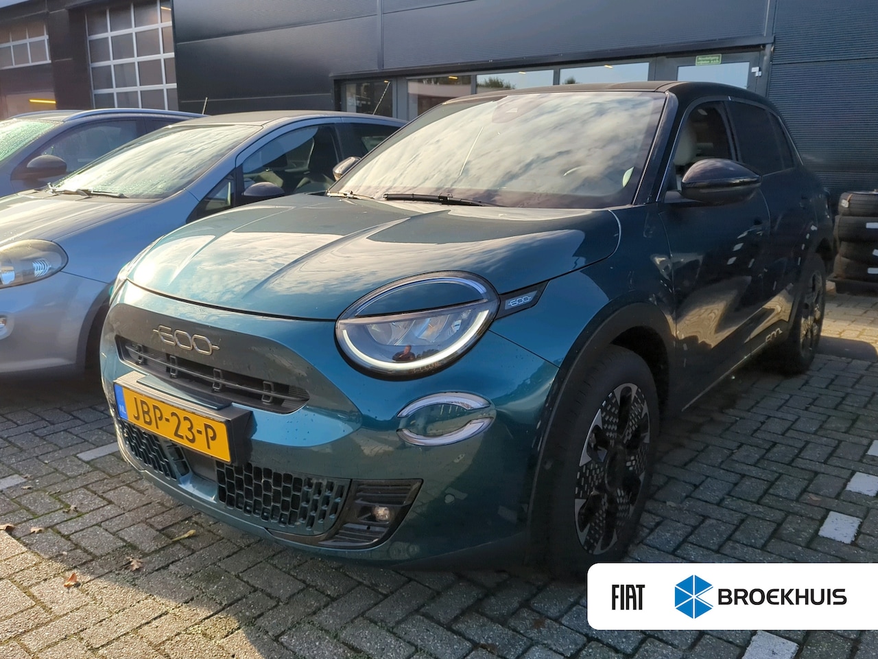 Fiat 600e - La Prima 54 kWh tot 8 Jaar Garantie! | Navigatie | Elektr. Achterklep | Stoelverwarming | - AutoWereld.nl