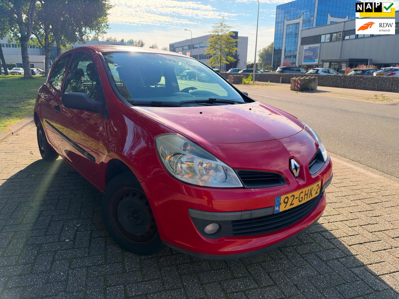 Renault Clio - 1.2-16V Special Line 1.2-16V Special Line - AutoWereld.nl