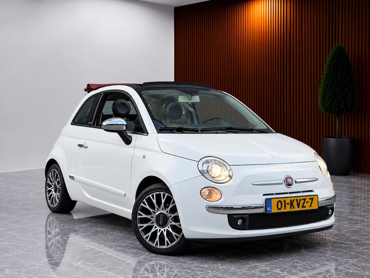 Fiat 500 C - 1.2 Lounge Parelmoer! Automaat (CLIMATE CONTROL, AIRCO, INTERSCOPE GELUID, XENON, PARKEERS - AutoWereld.nl