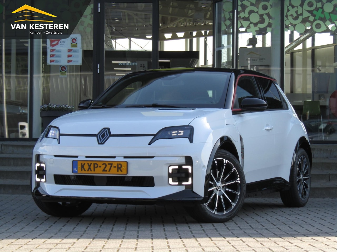 Renault 5 - 52kWh 150pk comfort range Iconic Cinq / Two-Tone / Navigatie / Camera / Stuur-Stoelverwarm - AutoWereld.nl
