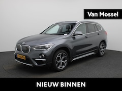 BMW X1 - sDrive18i High Executive | Panoramadak | Climate Control | Parkeersensoren | Stoelverwarmi