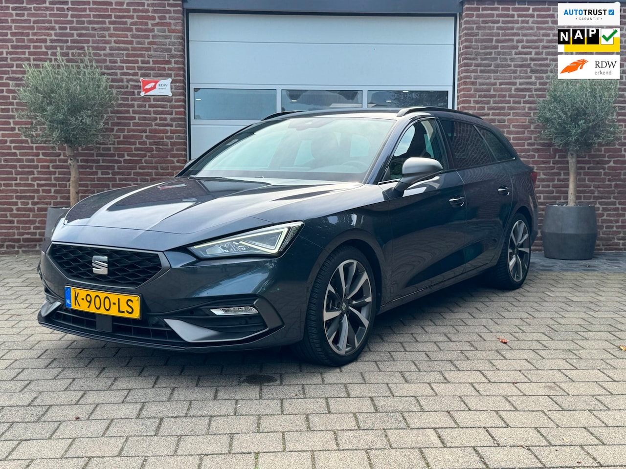 SEAT Leon Sportstourer - 1.5 eTSI FR Launch Edition|150PK|Sfeerverlicht|Sportstoel| - AutoWereld.nl