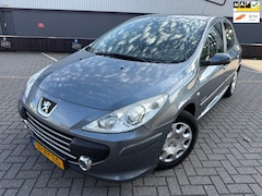 Peugeot 307 - 1.6-16V Oxygo*AIRCO*APK*NAP*ELKT-RAAM*CRUISE*TERKHAAK