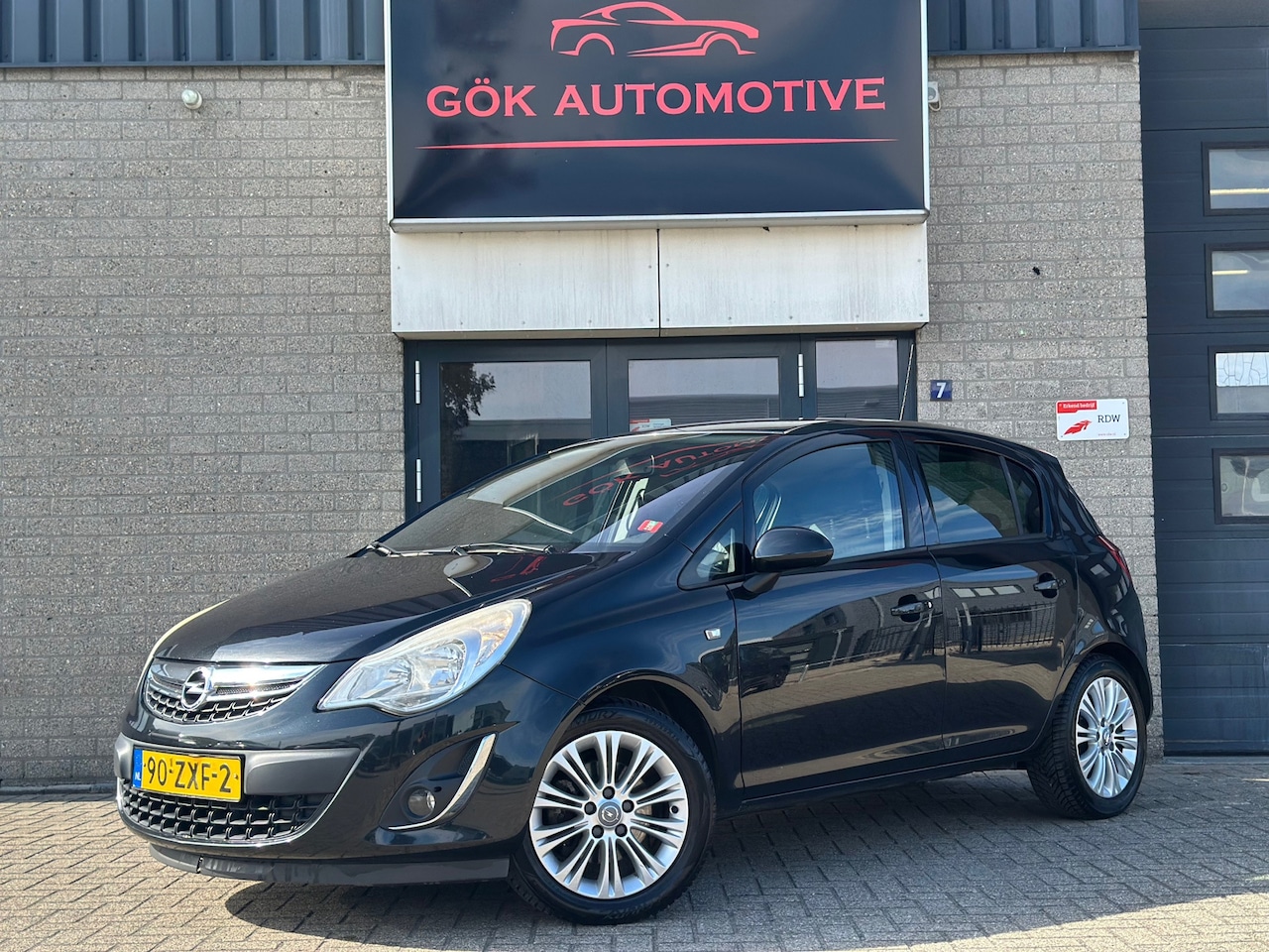 Opel Corsa - 1.4 Turbo Cosmo / Stuurverwarming / Navi / NAP / Stoelverwarming / Airco - AutoWereld.nl